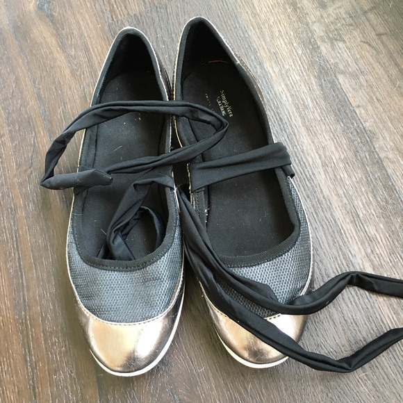 Simply Vera Lace Up Ballet Flats - Picture 2 of 4